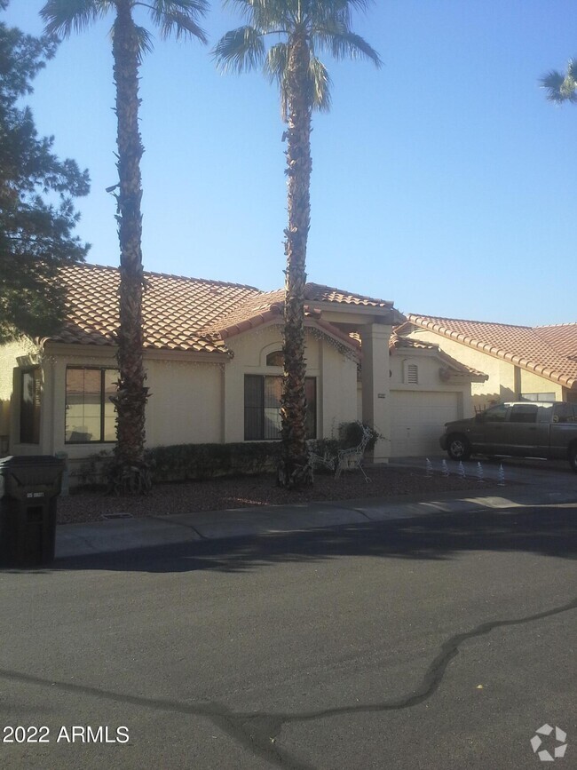 Building Photo - 10725 W Laurelwood Ln Rental