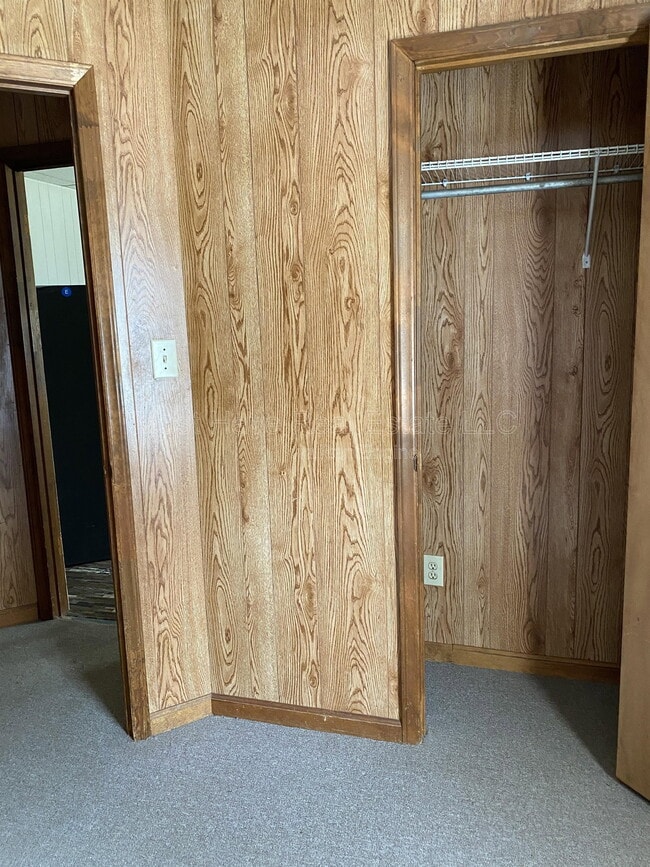 Photo - 1627 B Ave SE