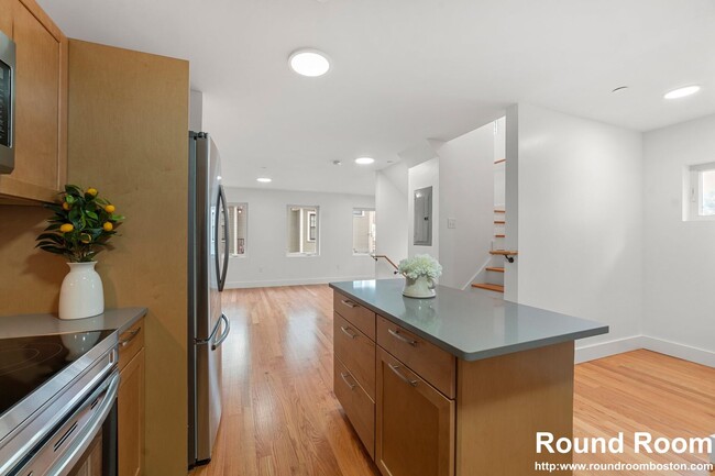 Photo - Renovated 3 bed 2.5 bath in Cambridge