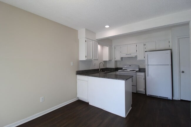 Photo - Fully Remodeled 2 Bedroom 1.5 Bath Duplex In Olathe