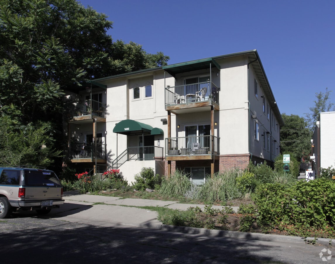 Primary Photo - 1485 Clayton St Apartments
