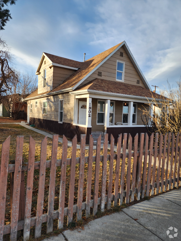 Building Photo - 1902 N Harris St Rental