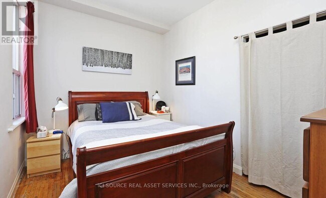 Photo - 224 Jones Ave Unité 2