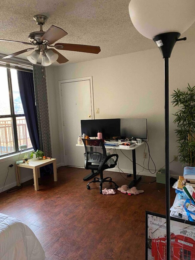 Photo - 2409 Leon St