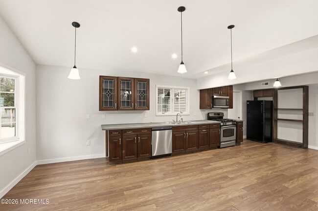 Photo - 51 Sherrybrooke Dr