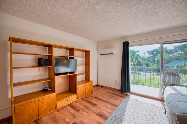 Photo - 355 Kalanianaole St