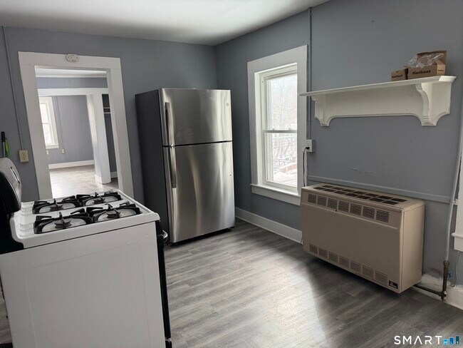 Photo - 139 N Main St Unit 2