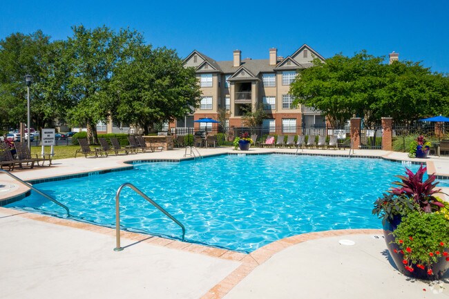 Colonial Grand at Hammocks Apartments For Rent in Savannah