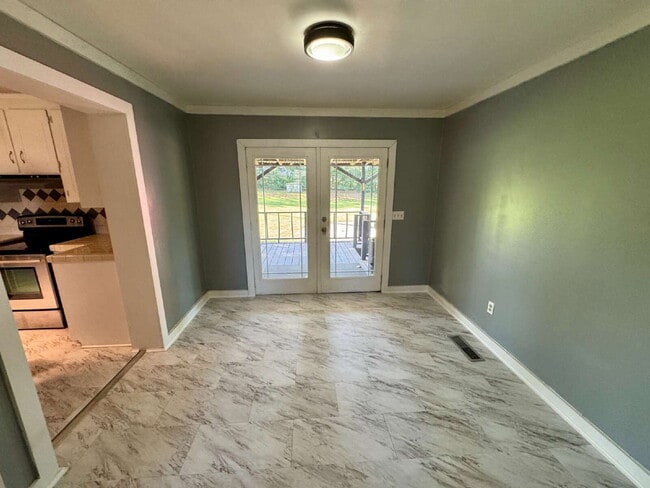Photo - 163 Vining Dr