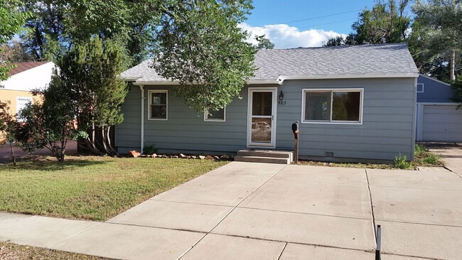 Building Photo - 503 E Cheyenne Rd Rental