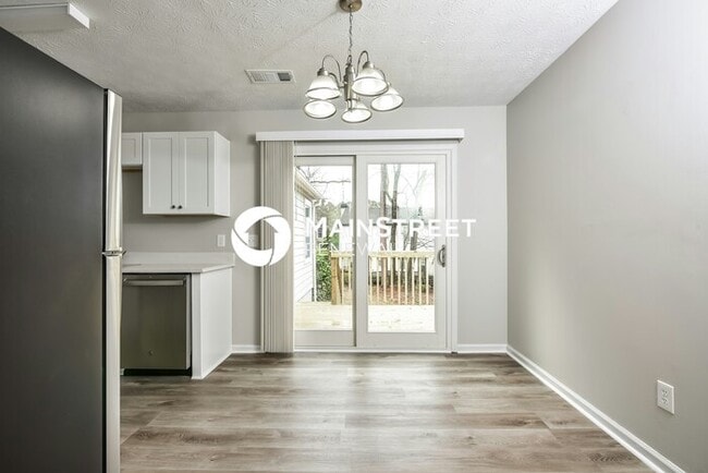 Photo - 3 Bedroom Pet-Friendly Home in Stone Mountain, GA with Main Street Renewal