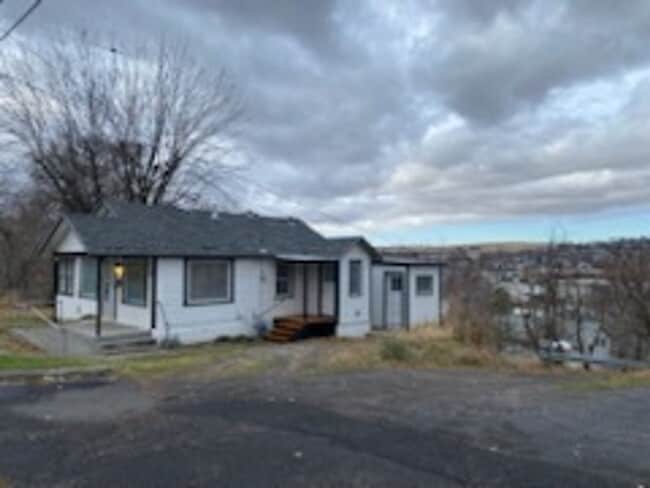 Photo - Charming 2 Bedroom Home on Corner Lot