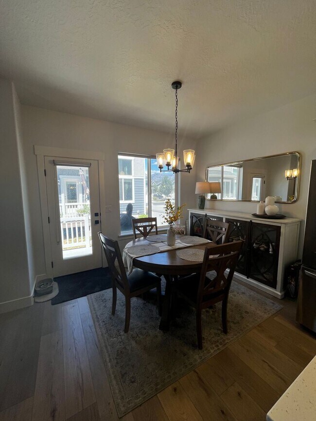 Photo - Beautiful Vinyard Townhouse