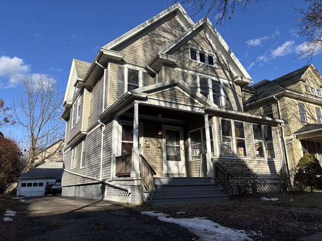 Photo - 7 Roosevelt St Apartments