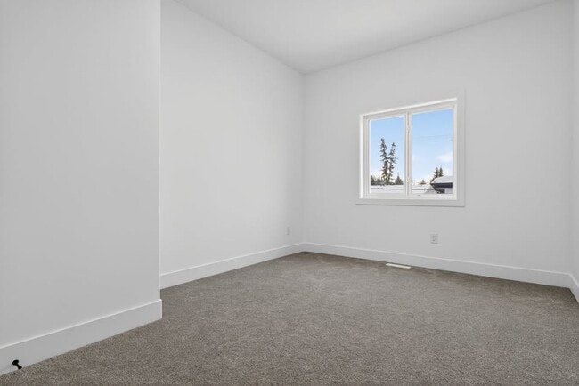 Photo - 2-4603 21 Ave NW