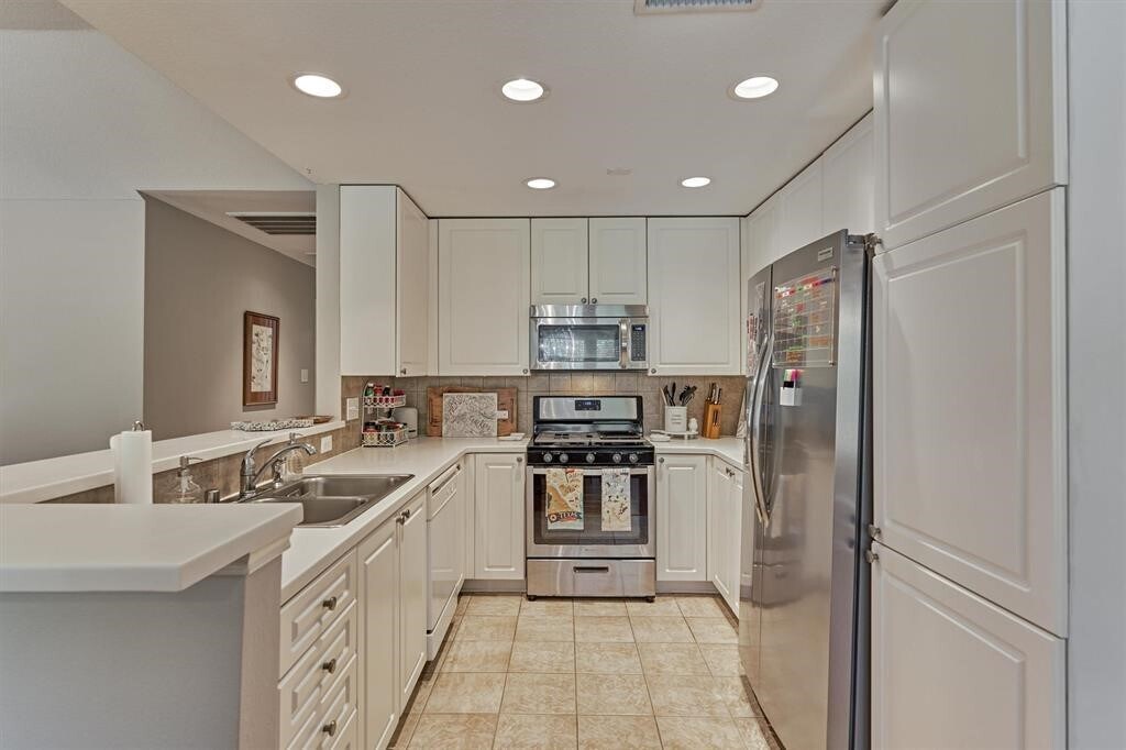 Photo - 87 Woodlily Pl