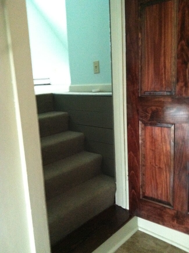 Building Photo - 21 Orchard Ter Unit C