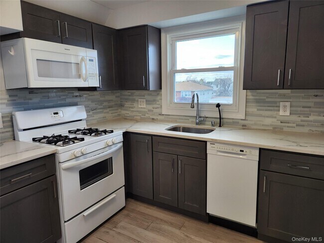 Photo - 61 Roosevelt Blvd Unit #3