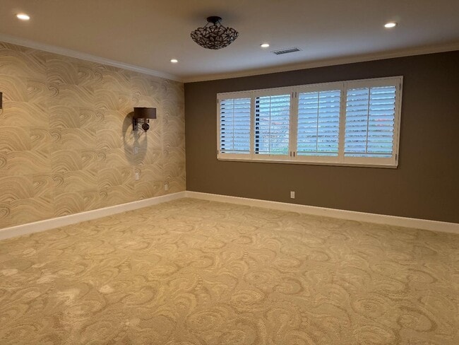 Photo - 1125 Royal Ln