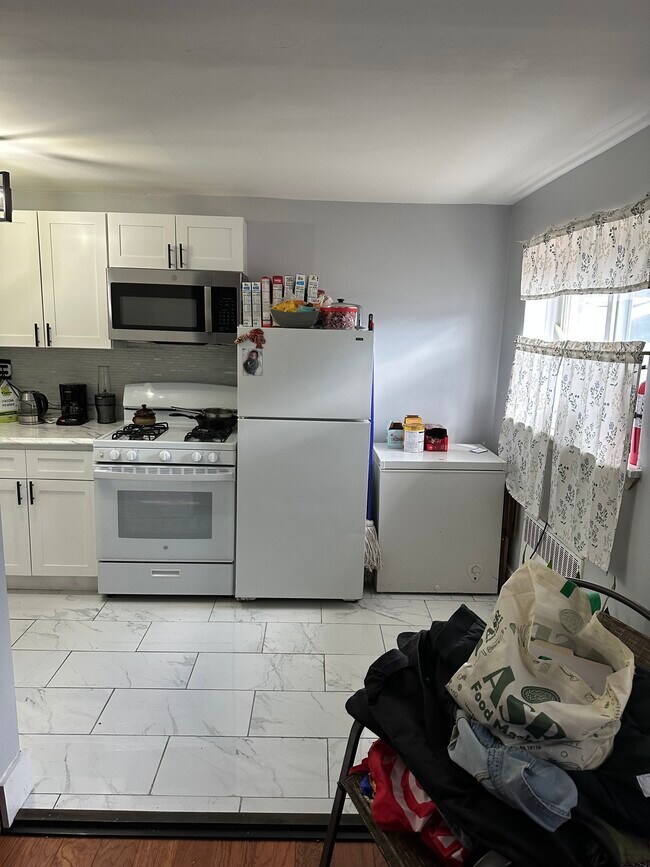 kitchen - 2 E McPherson St Unit 1.0