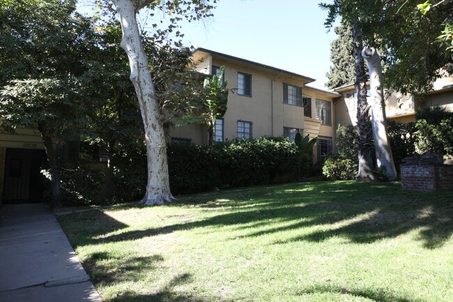 Garden Setting - 1909 N Las Palmas Ave Unit 1909