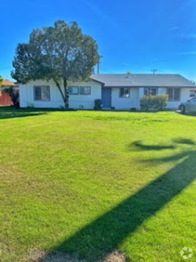 Building Photo - 5657 N 39th Ave Rental