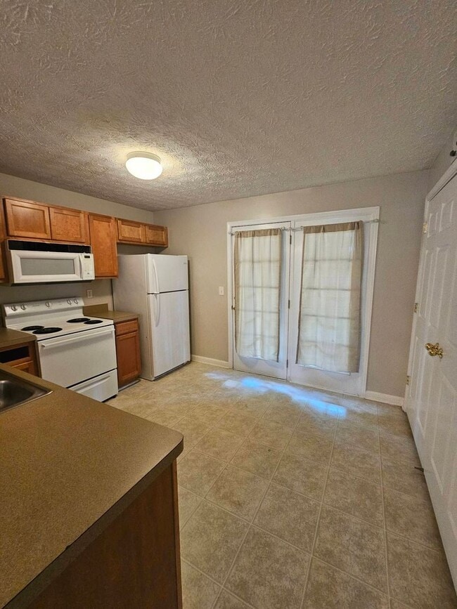 Photo - Awesome 2br 2ba downstairs apartment in The Grove!