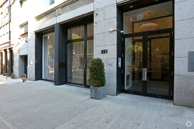 Photo - 521 W 23rd St