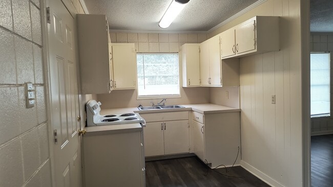 Photo - 3010 S Holly St