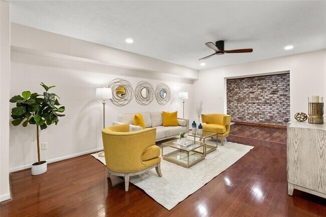 Photo - 353 N Post Oak Ln Unidad 721
