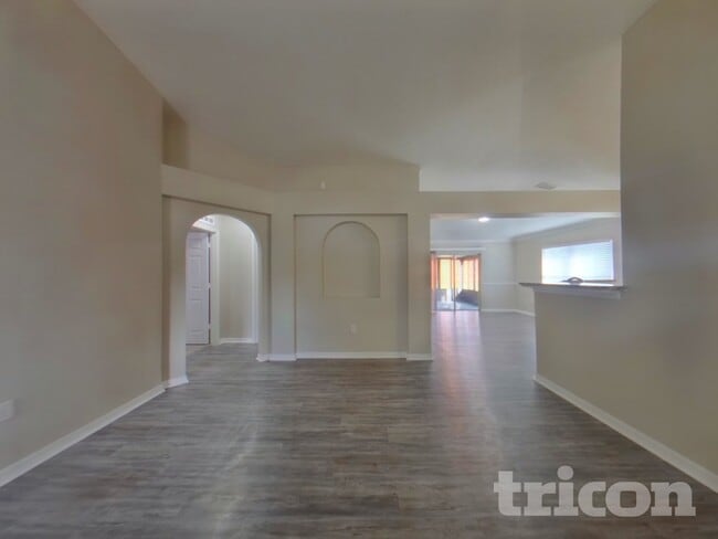 Photo - 1120 Imperial Eagle St
