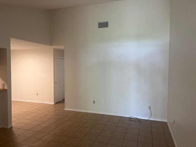 Photo - 1911 Gracy Farms Ln Unidad A