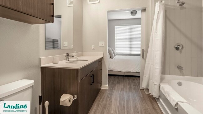 Photo - 14015 Univ Pass Unidad 4302