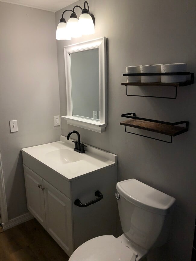 Photo - 907 N Osage Ave