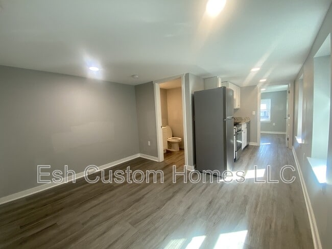 Photo - 218 W King St