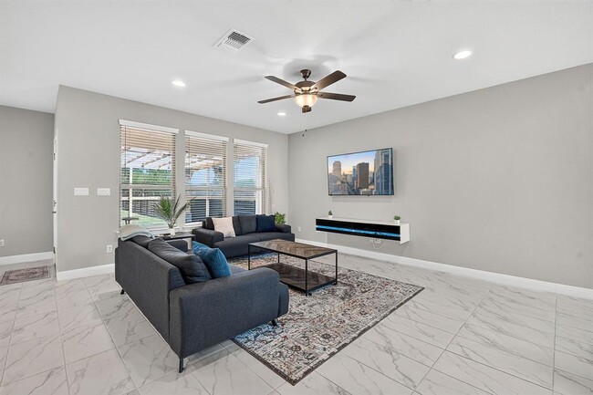 Photo - 15820 Celosia St
