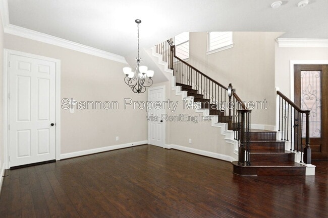 Photo - 5642 Petty St