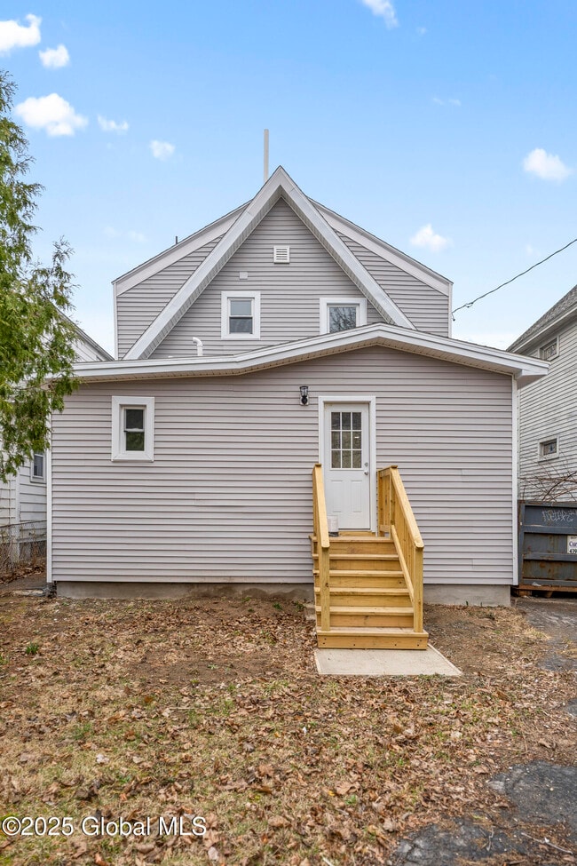 Photo - 38 W Erie St