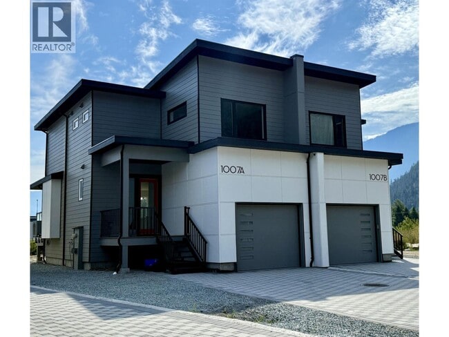 Photo - 1003 Phare Cres