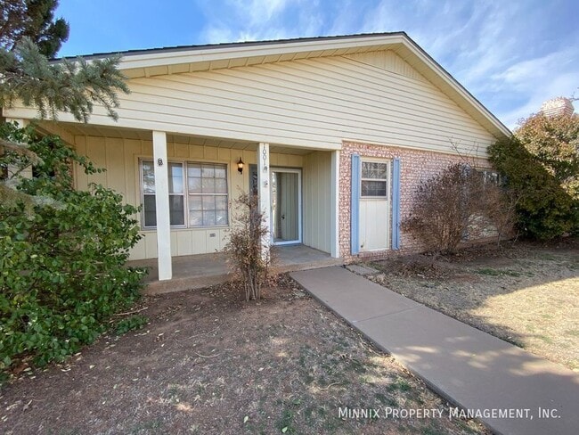Photo - 1001 Itasca St