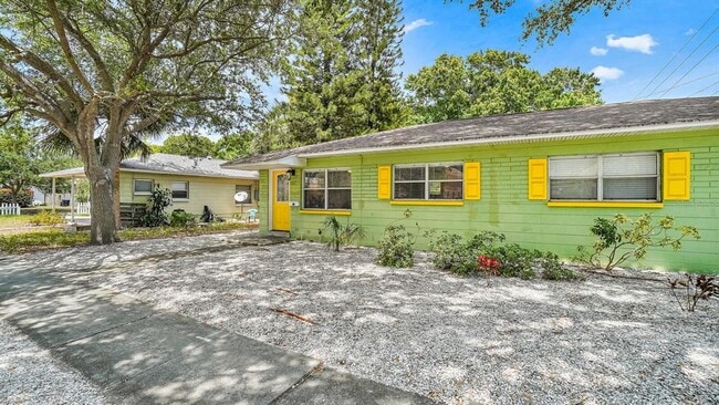 Photo - 263 22nd St N