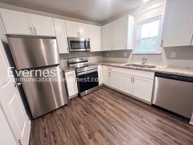 Photo - 5231 Hanover St