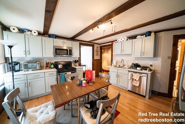 Photo - 154 Calumet St Unit 1