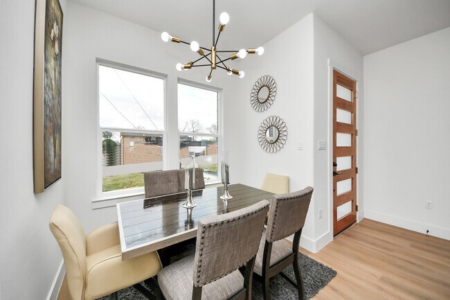 Photo - 8815 Edgar St