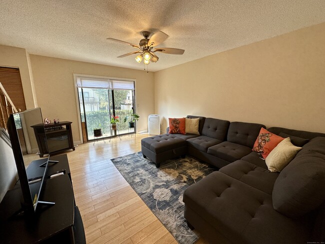 Photo - 15 Crest St Unit B13