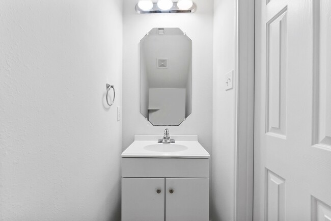 Photo - 143 Anise Tree Pl