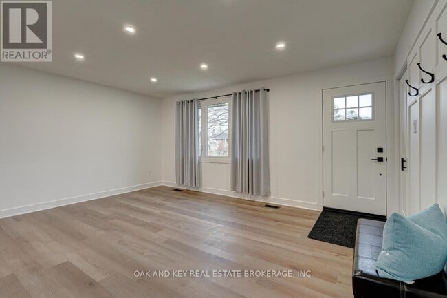 Photo - 13 Dunwich Dr