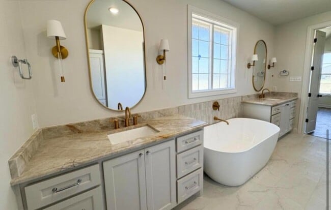 Photo - 309 Juniper St