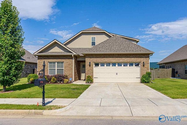 Photo - 3031 Greenway Cir SE