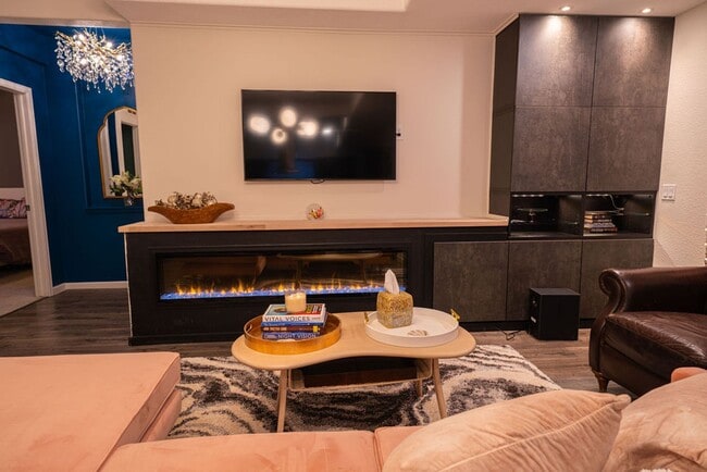 Photo - Luxury Furnished Basement Unit 2 Bed 1 Bath with Utilities Included!